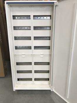 Hager Verteilerschrank mit 2x Verteiler ZU37KS, ZB32S